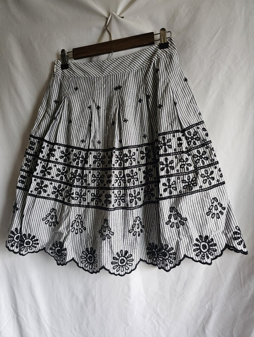 Talbots Black & White Embroidered A-Line Skirt 2p